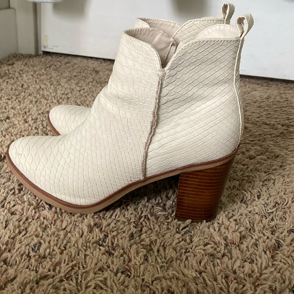MIA PYTHON Women's Zippered Boots